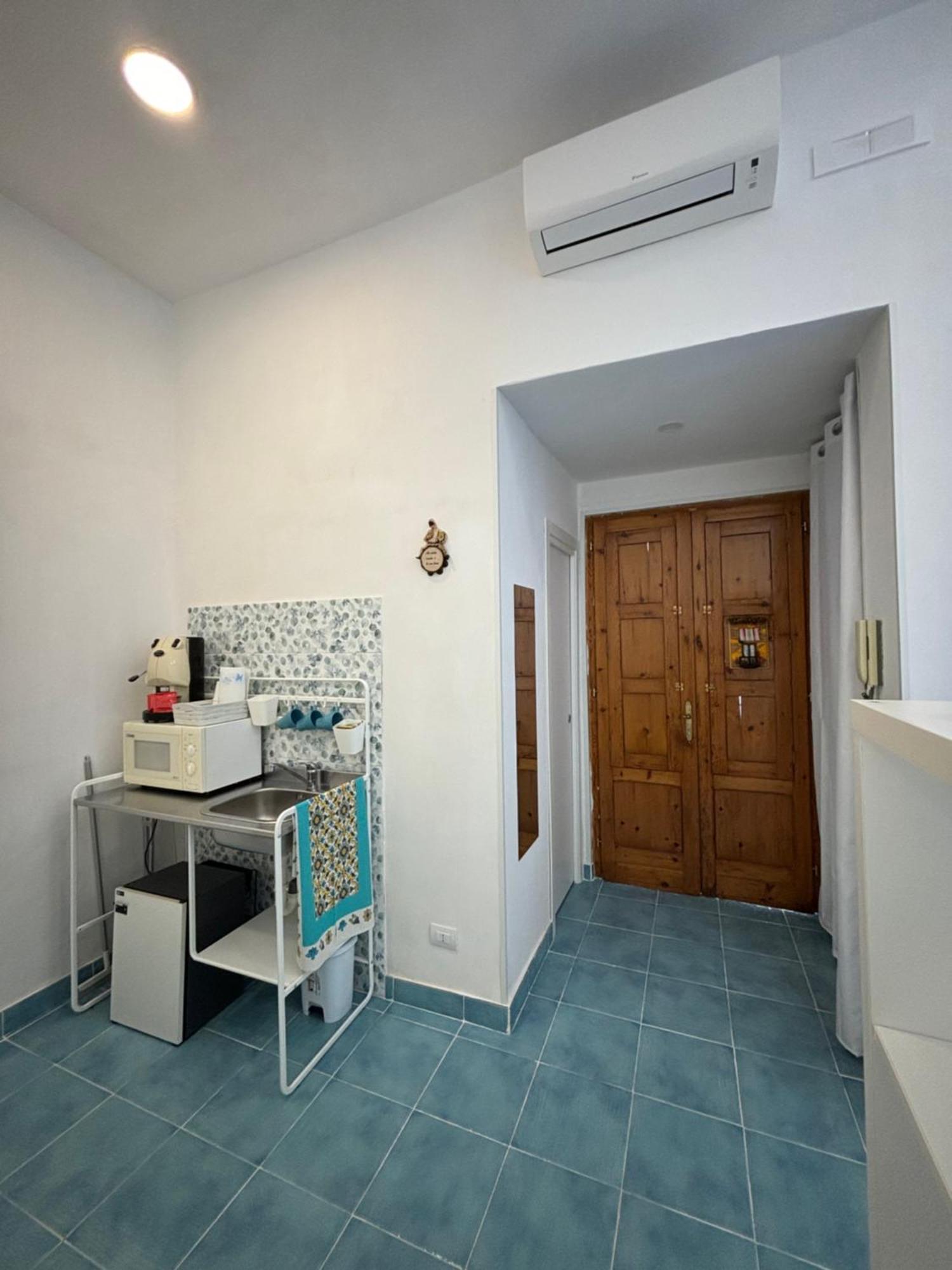Curniciell Relais Apartment Наполи Екстериор снимка