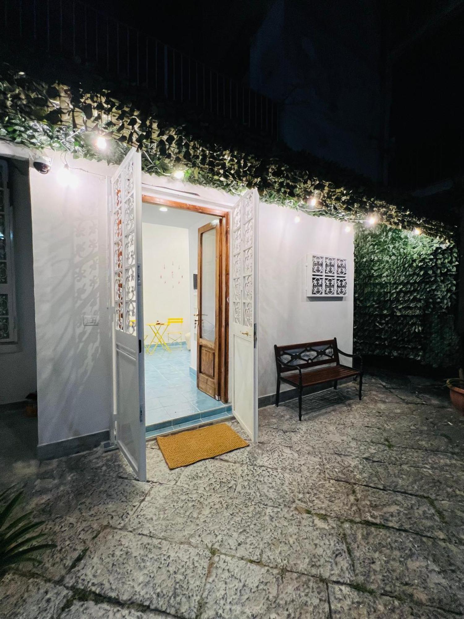 Curniciell Relais Apartment Наполи Екстериор снимка